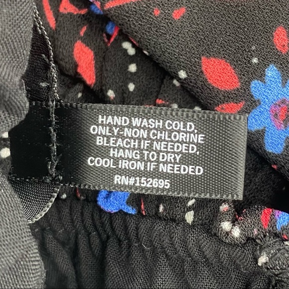 Aqua NWT Bloomingdale's One Shoulder Long Sleeve Waist Tie Floral Romper New - Picture 9 of 13